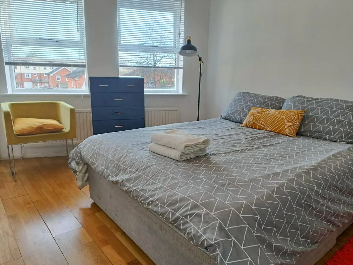 Tatil Evi 2 Bed Functional House Close To Manor Park Train Station Londra Birleşik Krallık